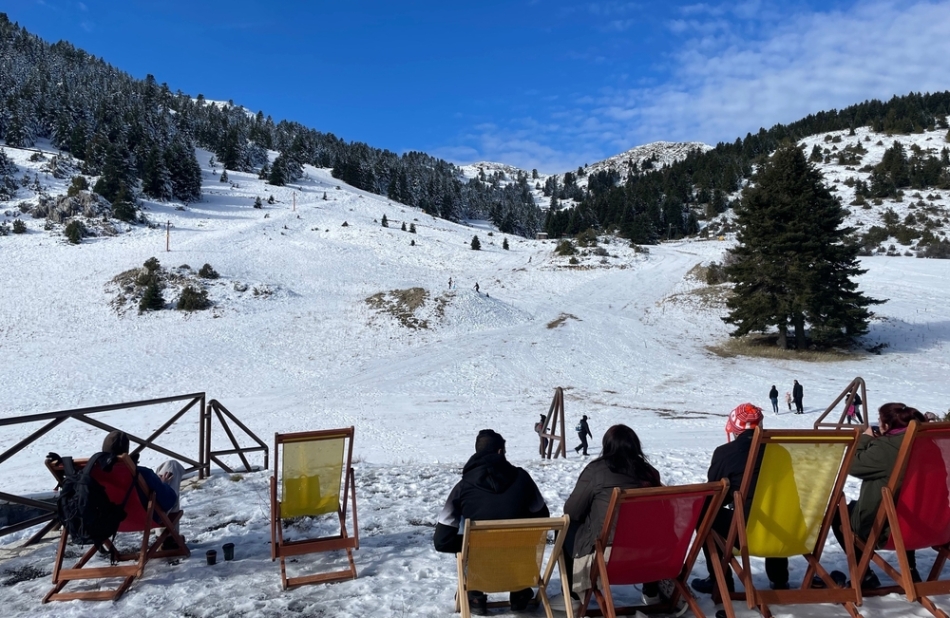 Παιχνίδια στo χιόνι και καφεδάκι στο Χιονοδρομικό Κέντρο Μαινάλου (pics)