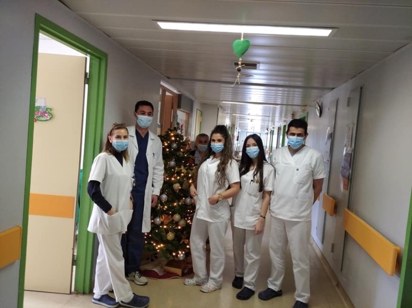 Στόλισαν στο Χειρουργικό τμήμα του Παναρκαδικού Νοσοκομείου Τρίπολης (pics)
