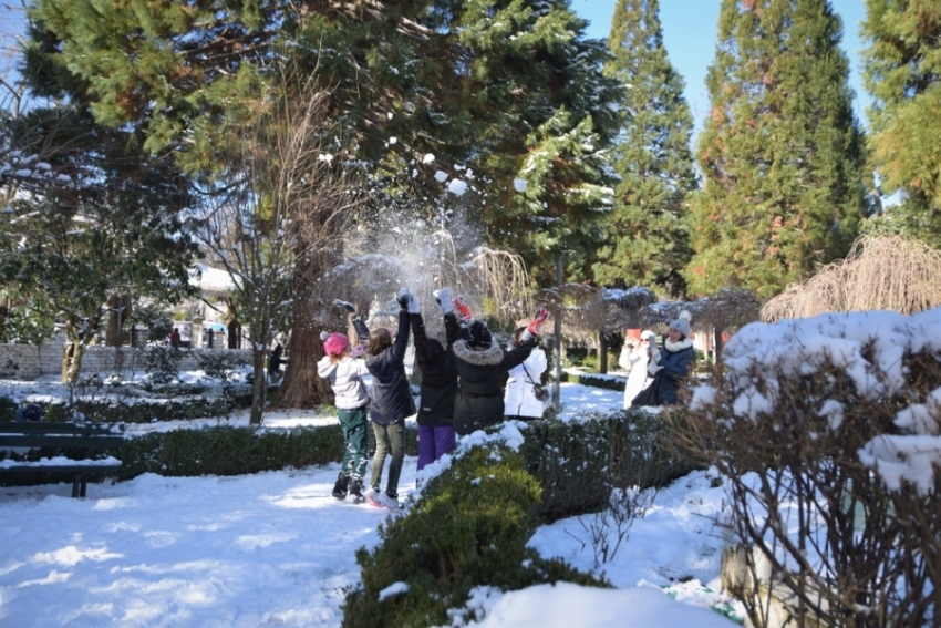Παιχνίδια στο χιόνι στην Τρίπολη (pics)